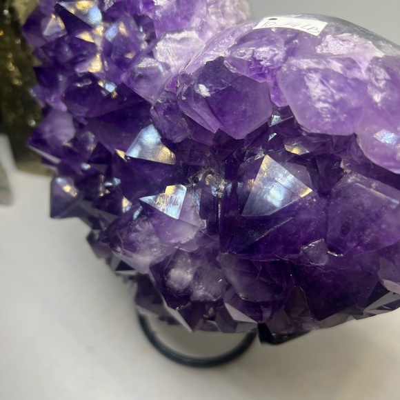 Beautiful Amethyst Heart from Amatista do Sul - Picture 2 of 6